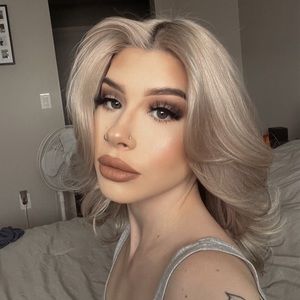 Meet your Posher, Brooke